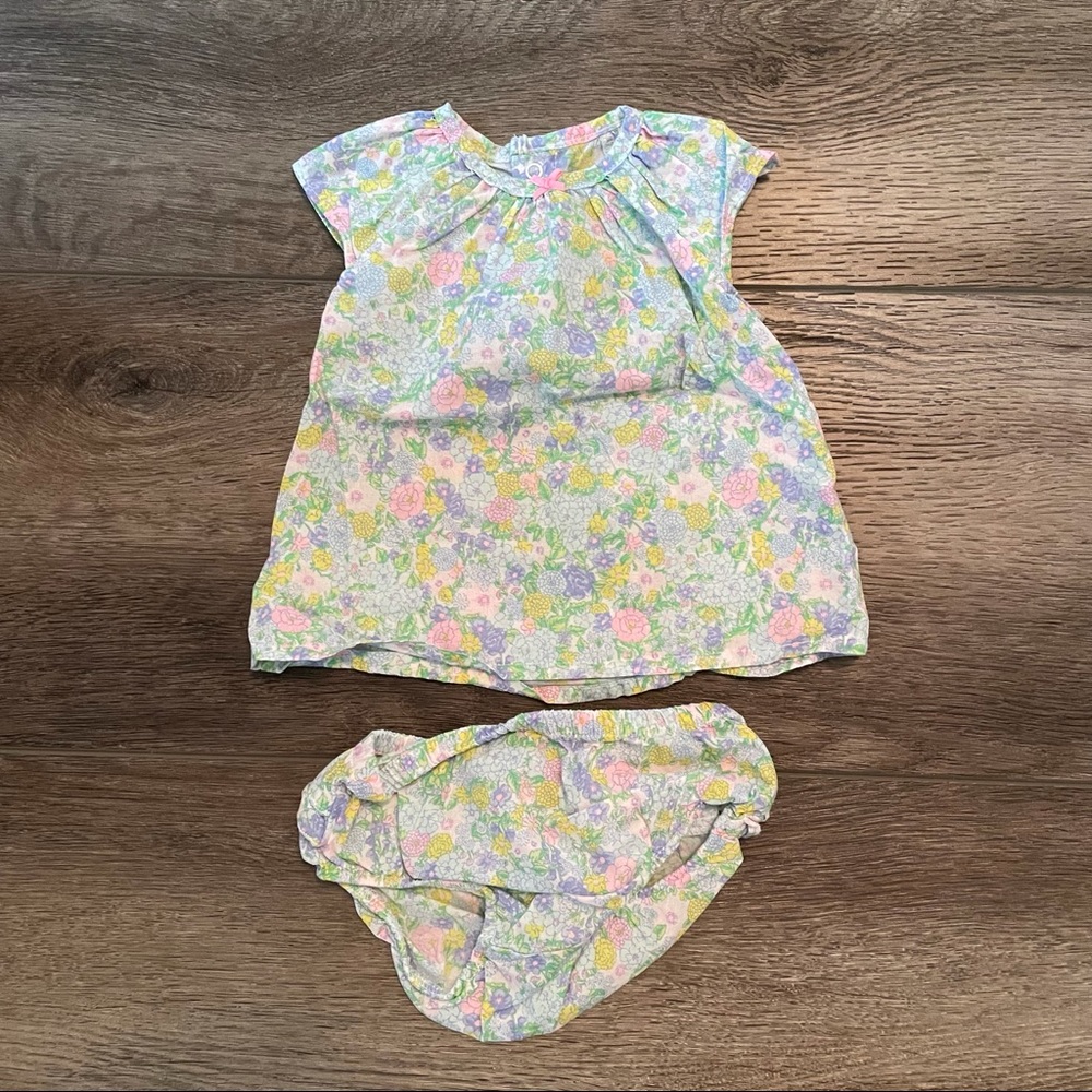 Lot of Carter’s Baby Girl Outfits + 2 Cardigans Sz 6M - Picture 2 of 9